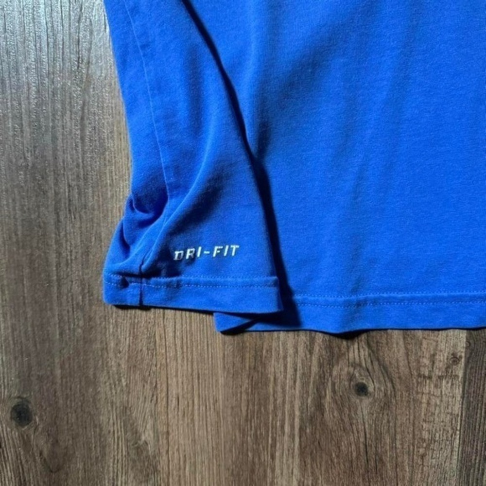Nike DRI-FIT Graphic T-Shirt Men's Blue Short Sleeve Activewear Top - Picture 6 of 7